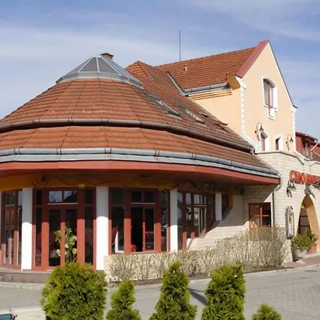 Ciao Amico Panzio בית הארחה סזומבאת'לי